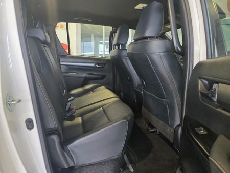 2025-Toyota-Hilux-28-GD-6-Raised-Body-Legend-RS-Auto-Double-Cab_9