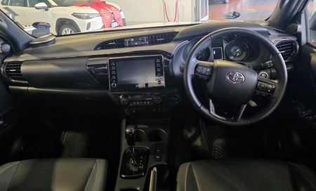 2025-Toyota-Hilux-28-GD-6-Raised-Body-Legend-RS-Auto-Double-Cab_10
