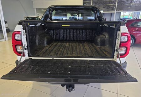 2025-Toyota-Hilux-28-GD-6-Raised-Body-Legend-RS-Auto-Double-Cab_6