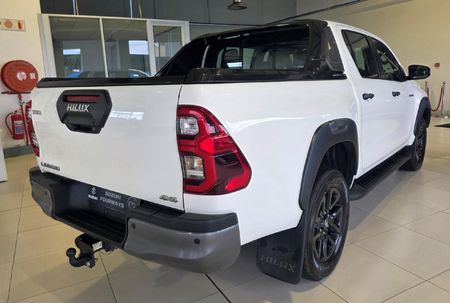 2025-Toyota-Hilux-28-GD-6-Raised-Body-Legend-RS-Auto-Double-Cab_7