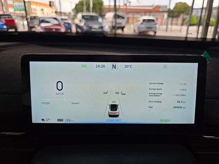 2026-Dongfeng-007-620-200Kw-Electric-Automatic_15