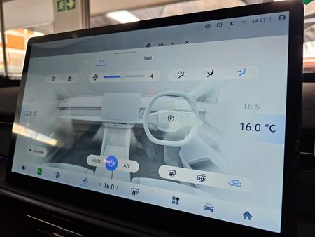 2026-Dongfeng-007-620-200Kw-Electric-Automatic_18