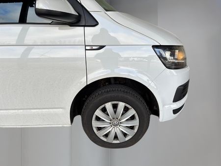 2017-Volkswagen-Kombi-20-TDI-Auto-103kW-Trendline_10