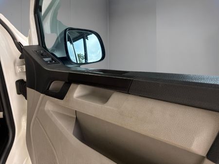 2017-Volkswagen-Kombi-20-TDI-Auto-103kW-Trendline_14