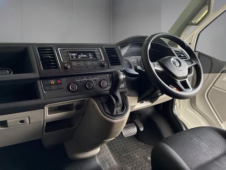 2017-Volkswagen-Kombi-20-TDI-Auto-103kW-Trendline_18