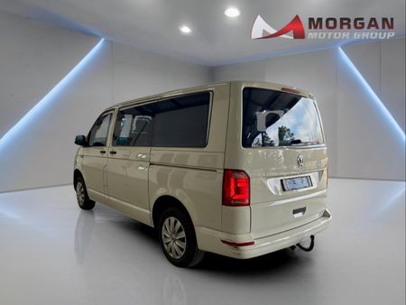 2017-Volkswagen-Kombi-20-TDI-Auto-103kW-Trendline_4