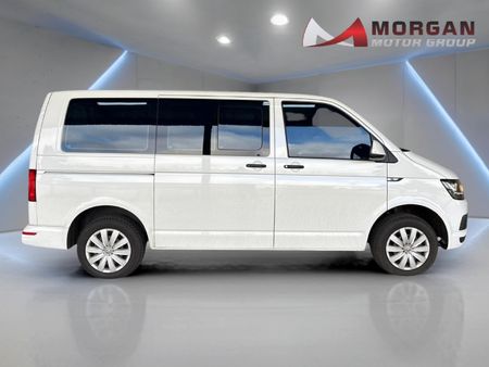 2017-Volkswagen-Kombi-20-TDI-Auto-103kW-Trendline_7