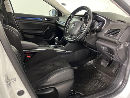 2017-Renault-Megane-IV-12T-GT-Line-Auto-5-dr_9