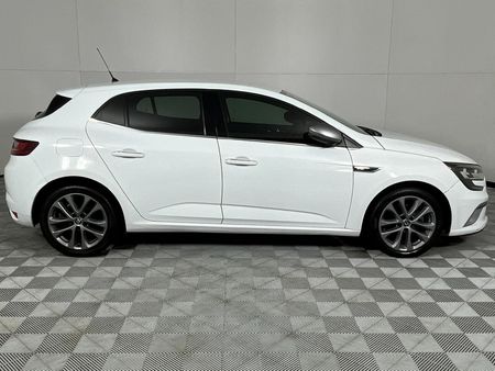 2017-Renault-Megane-IV-12T-GT-Line-Auto-5-dr_17