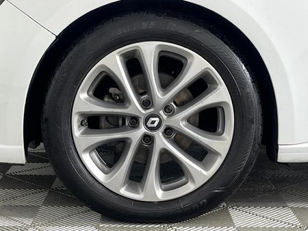 2017-Renault-Megane-IV-12T-GT-Line-Auto-5-dr_4