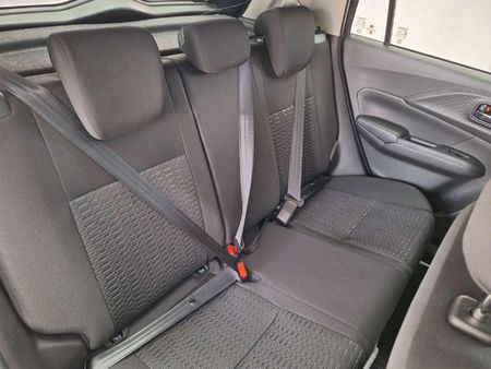 2026-Suzuki-Swift-12-GL_7