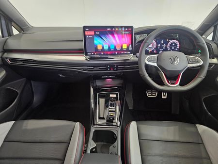 2026-Volkswagen-Golf-8-GTI-20-TSI-DSG_13