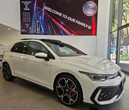 2026-Volkswagen-Golf-8-GTI-20-TSI-DSG_18