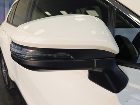 2023-Toyota-Corolla-Cross-18-XR-Hybrid_9
