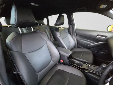 2023-Toyota-Corolla-Cross-18-XR-Hybrid_15