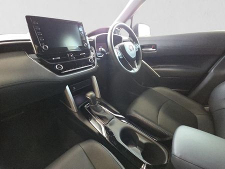 2023-Toyota-Corolla-Cross-18-XR-Hybrid_18