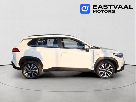 2023-Toyota-Corolla-Cross-18-XR-Hybrid_7