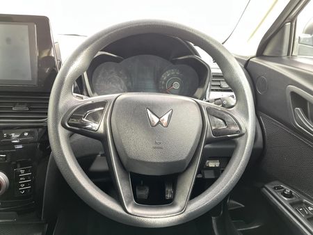 2025-Mahindra-XUV-3XO-12T-MX2_11
