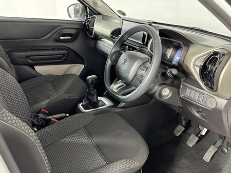 2024-Citroen-C3-12-Feel_9