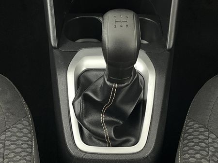 2024-Citroen-C3-12-Feel_10