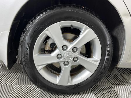 2013-Toyota-Corolla-16-Advanced-Auto_7