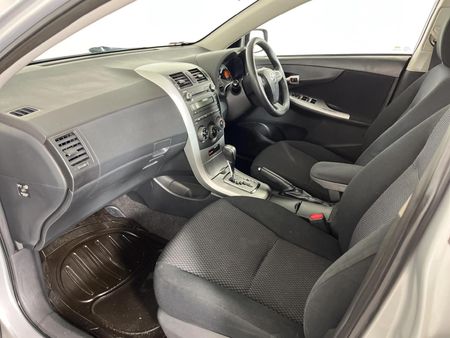 2013-Toyota-Corolla-16-Advanced-Auto_8