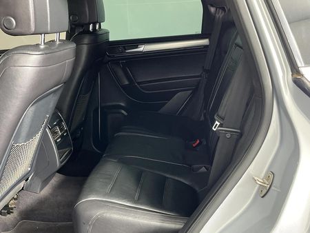 2017-Volkswagen-Touareg-GP-30-V6-TDI-Luxury-Auto_2