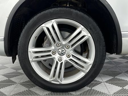 2017-Volkswagen-Touareg-GP-30-V6-TDI-Luxury-Auto_3