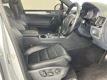 2017-Volkswagen-Touareg-GP-30-V6-TDI-Luxury-Auto_8