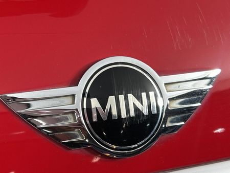 2011-MINI-Hatch-One-16_9