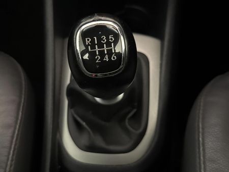 2017-Kia-Rio-14-Tec-5-dr_9