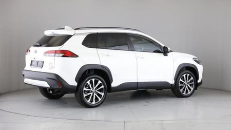 2025-Toyota-Corolla-Cross-18-XR-Hybrid_10