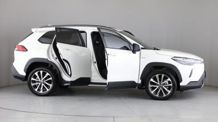 2025-Toyota-Corolla-Cross-18-XR-Hybrid_14