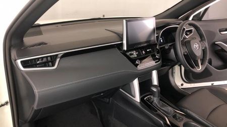 2025-Toyota-Corolla-Cross-18-XR-Hybrid_21