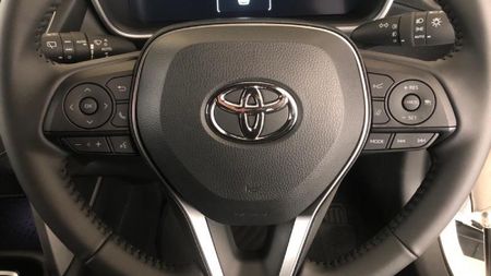 2025-Toyota-Corolla-Cross-18-XR-Hybrid_23