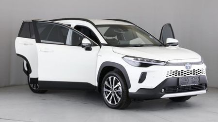 2025-Toyota-Corolla-Cross-18-XR-Hybrid_5