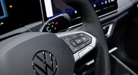 2026-Volkswagen-Tiguan-14TSI-R-Line_39
