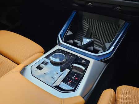 2024-BMW-X3-xDrive-30e-M-Sport-Pro_10