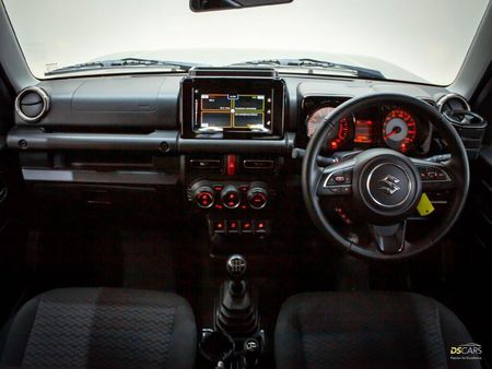 2024-Suzuki-Jimny-15-GLX_11