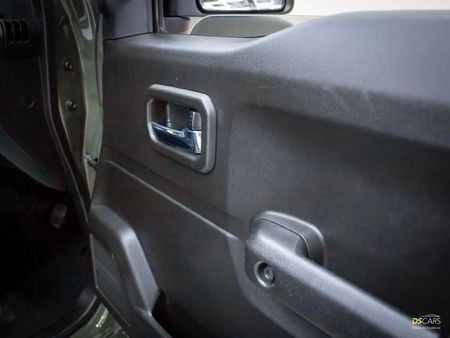 2024-Suzuki-Jimny-15-GLX_18