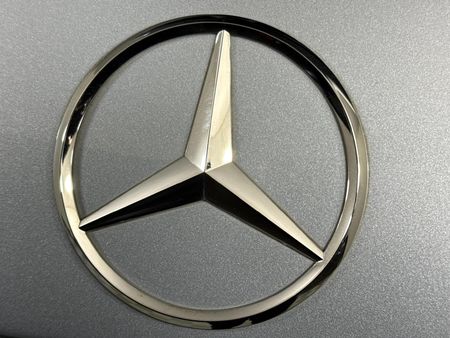 2024-Mercedes-Benz-GLC-300D-4Matic_13