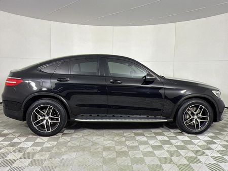 2017-Mercedes-Benz-GLC-Coupe-250d-AMG_17