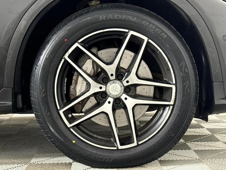 2017-Mercedes-Benz-GLC-Coupe-250d-AMG_5