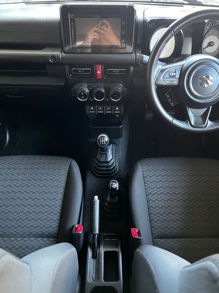 2021-Suzuki-Jimny-15-GLX_12