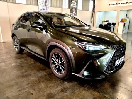 2023-Lexus-NX-250-EX_0
