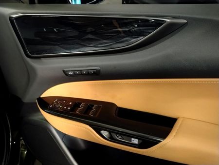 2023-Lexus-NX-250-EX_11