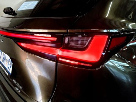 2023-Lexus-NX-250-EX_12