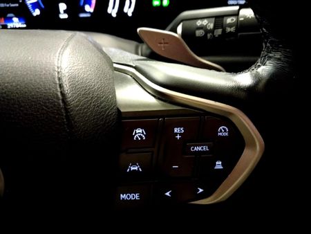 2023-Lexus-NX-250-EX_17