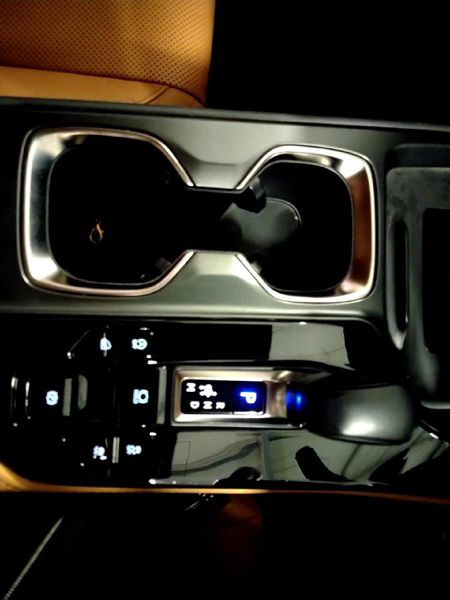 2023-Lexus-NX-250-EX_18