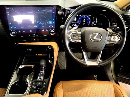 2023-Lexus-NX-250-EX_25